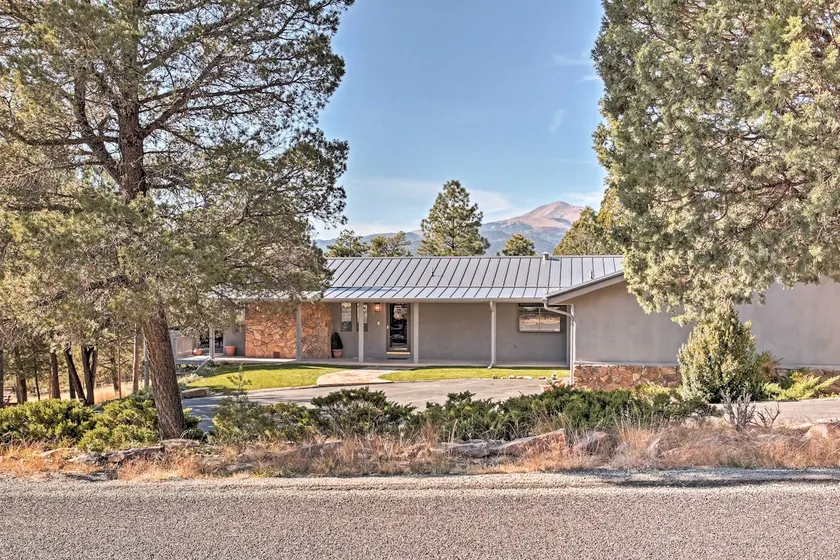 Ruidoso Home w/ Hot Tub & Sierra Blanca Views - Image 1