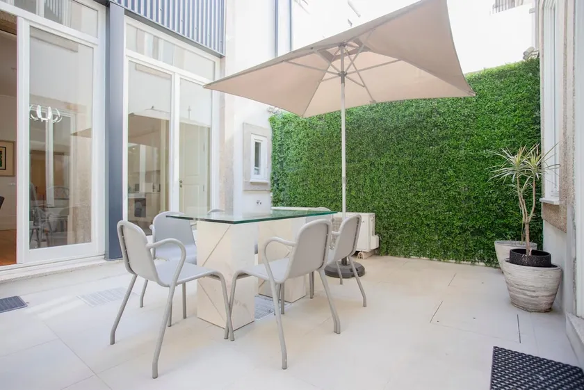 Liiiving in Porto | Central Secret Terrace - Image 1