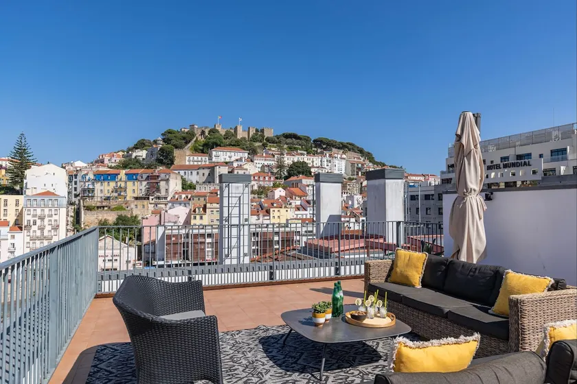 Panorama - Luxurious 4BDR Penthouse by LovelyStay - Image 1