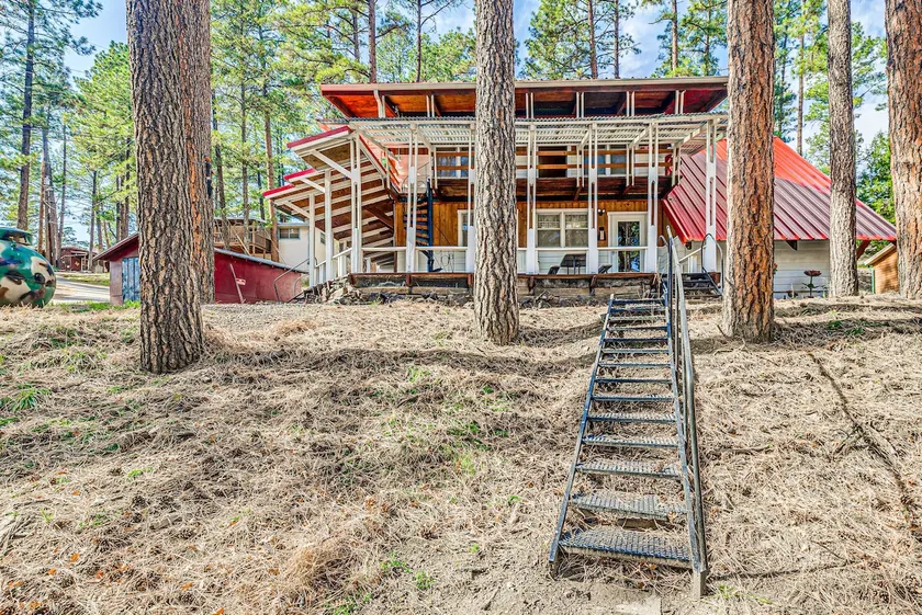 Woodsy Ruidoso Cabin w/ Scenic Porch & Mtn Views - Image 1