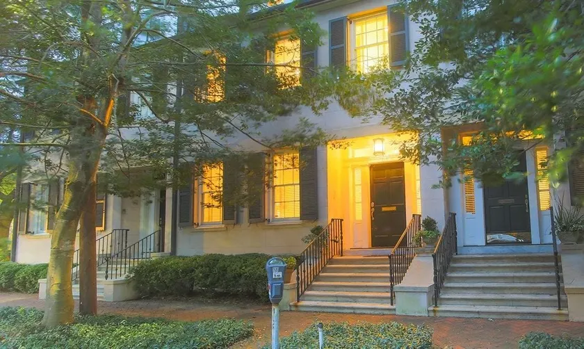 Luxury 3-Story Townhome by Lucky Savannah - Image 1