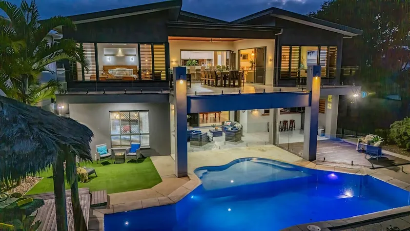 POINT BREAK Beach House - beachfront estate private pool - Image 1