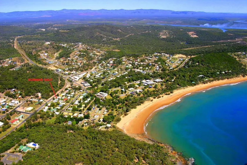 SUMMER SALT  holiday house - town center, walk to the beach - Image 1