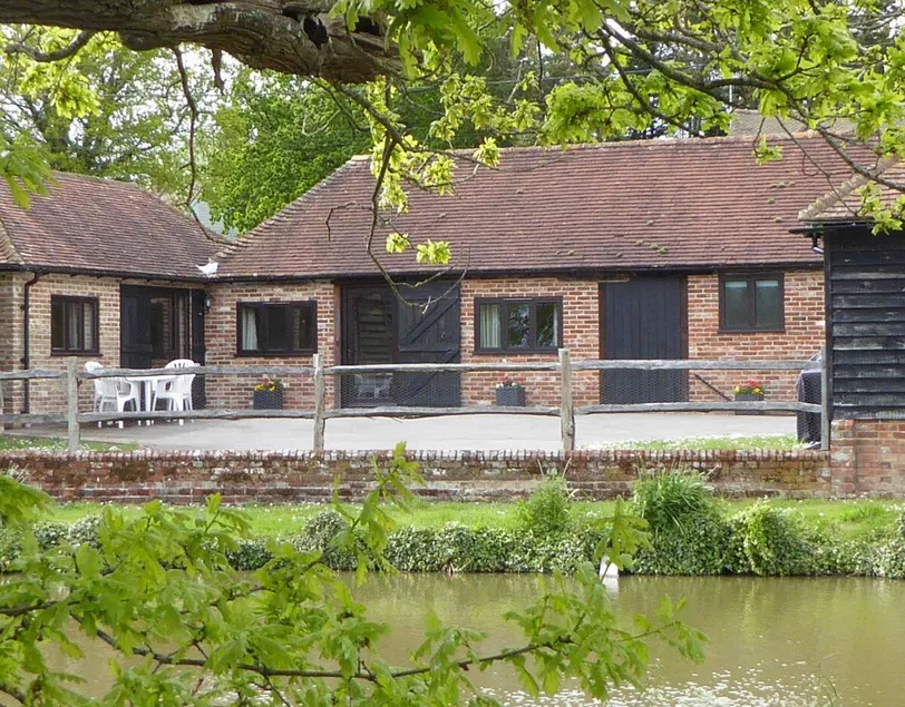 2 Bed in Nr Hailsham oc-sx912 - Image 1