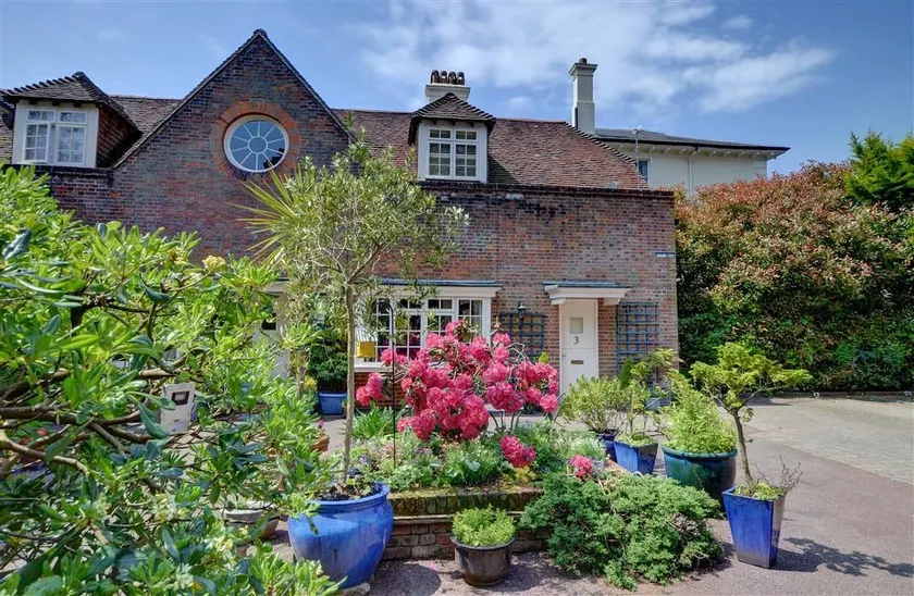 2 Bed in Tunbridge Wells oc-tw660 - Image 1