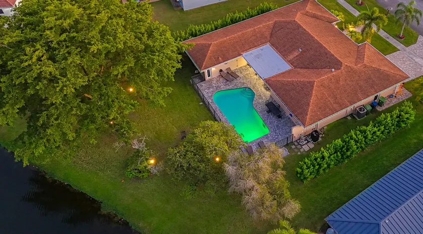 WatersEdge: Lakefront Fishing-Saltwater Pool-GameR - Image 1