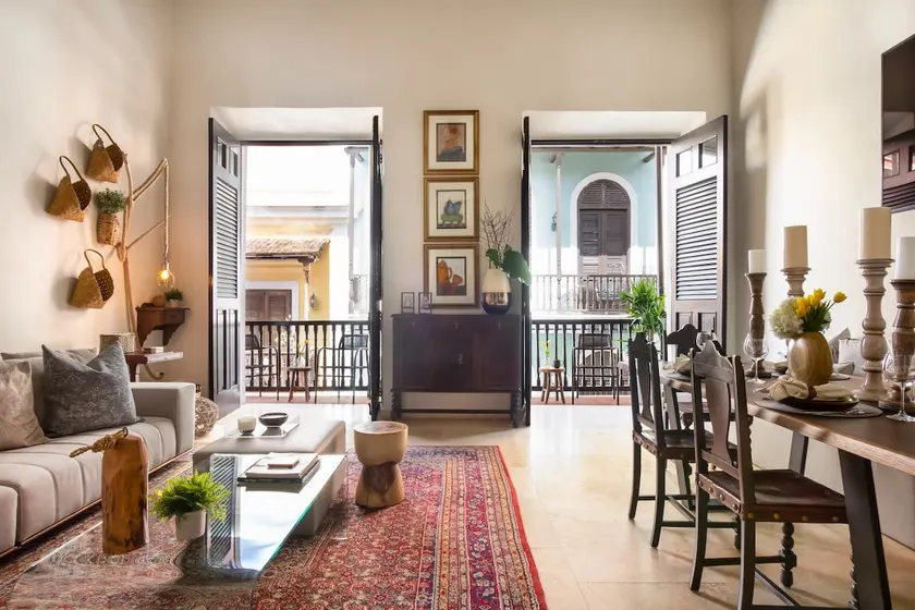 Villa Blanca | Stylish Colonial in Best Location - Image 1