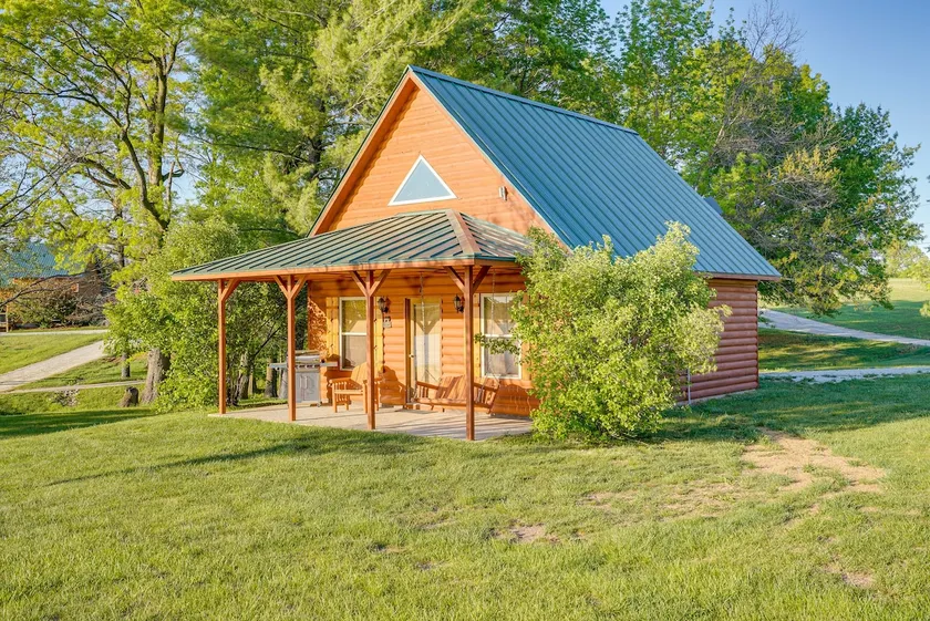 Cozy Columbia Cabin w/ Shared Lake Dock! - Image 1