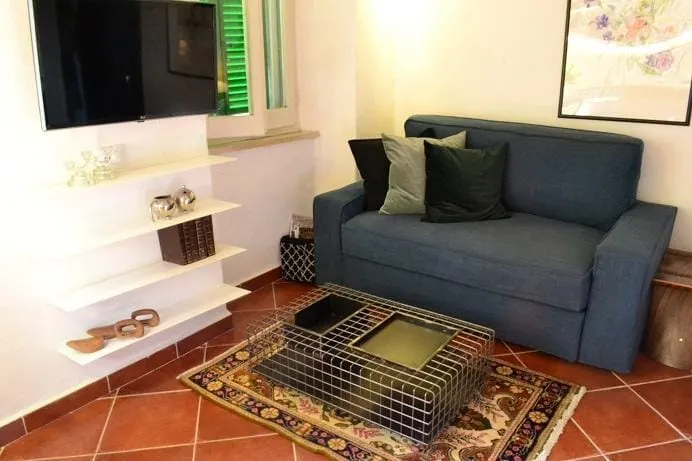Casa Messi - Casa Messi a Vicolo Della Rivolta 31 Apt 4 - Image 1