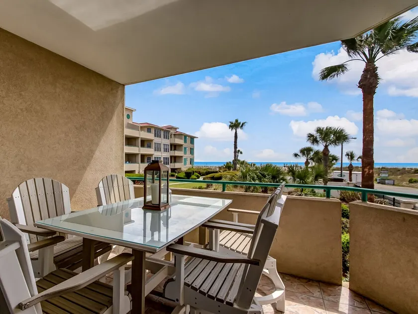 Magnifique condo de 3 chambres avec vue sur la mer et piscine, à quelques pas de la plage! - Image 1