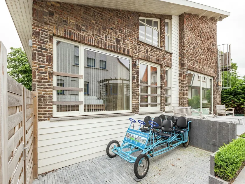 Villa with jacuzzi & sauna 500m from beach - Image 1