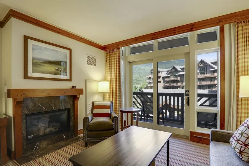 Stowebound: Spruce Peak studio w/ fireplace & a/c! - Image 1