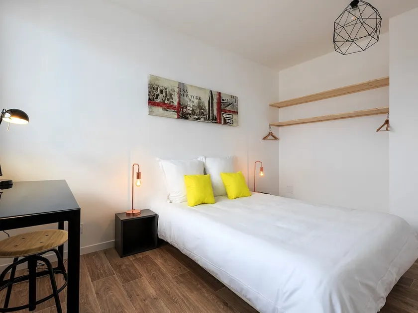 Sleep in Clermont-Ferrand – New York City - Image 1
