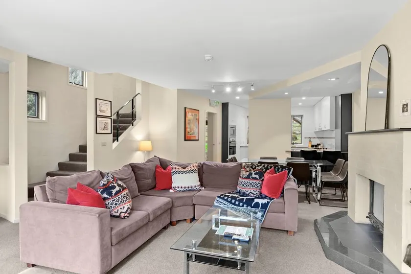 Village Green 2 Bedroom loft townhouse with views fireplace and garage parking - Image 1