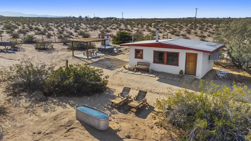 Joshua Tree | Firepit | Hot Tub | Stargazing - Image 1