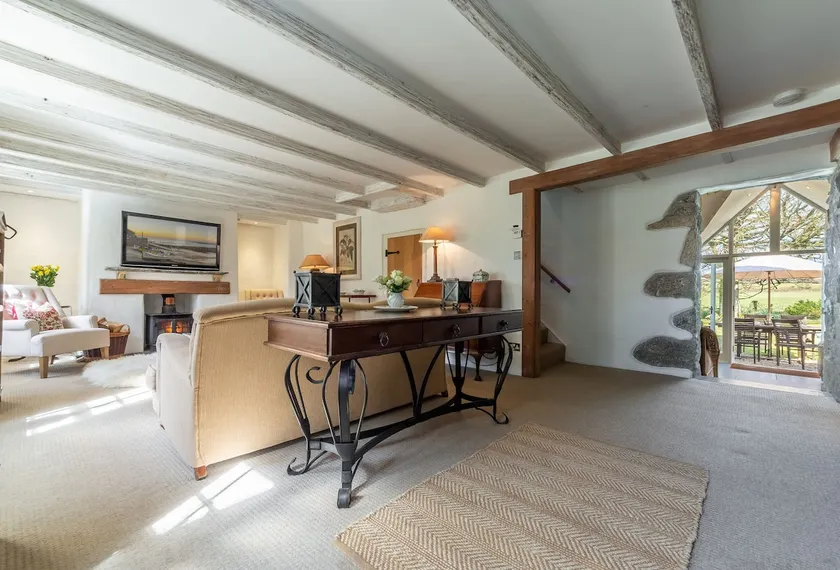 Genießen Sie während Ihres Aufenthalts im Bonython Farmhouse das 20 Hektar große Gelände des Bonython Estate. - Image 1