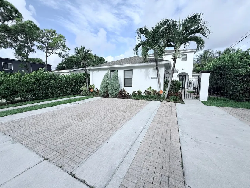 Quiet Coconut Grove / Gables Free Parking Wi‑Fi - Image 1