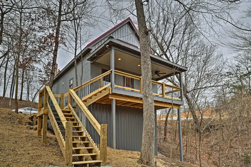 Cozy East Bernstadt Cabin w/ Porch + Fishing Lake! - Image 1