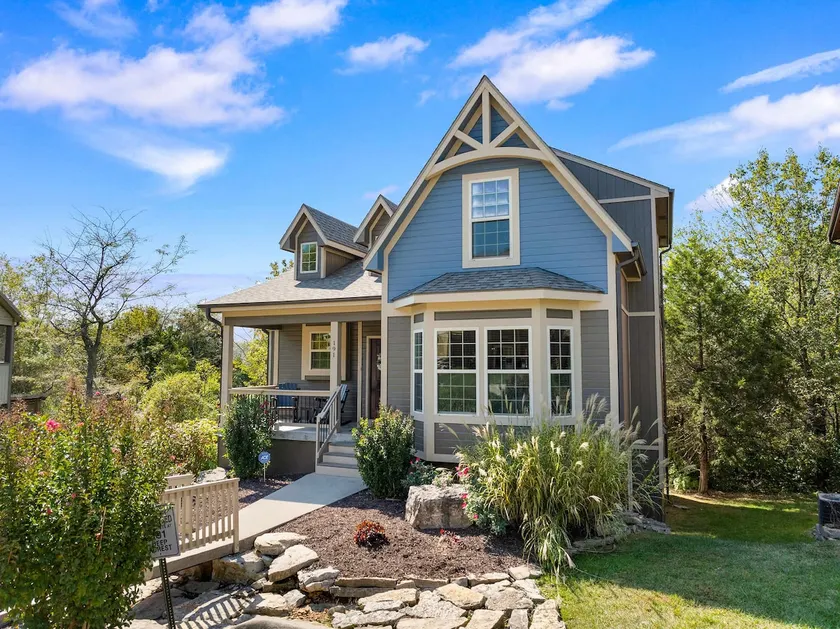 Private Hot Tub! Arcade in home w/ Pool Table! - Image 1