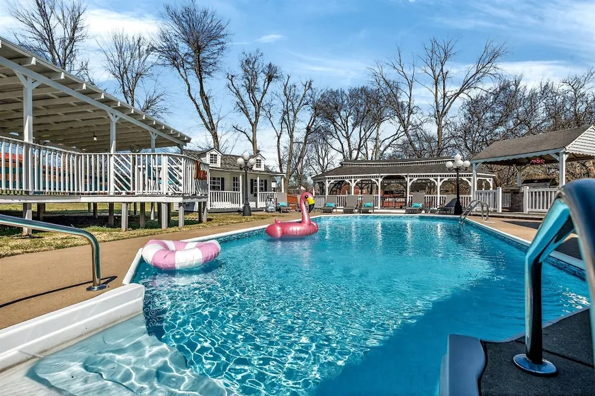Bachelorette Oasis! Salt Pool & Spa! Enorm badtunna! - Image 1