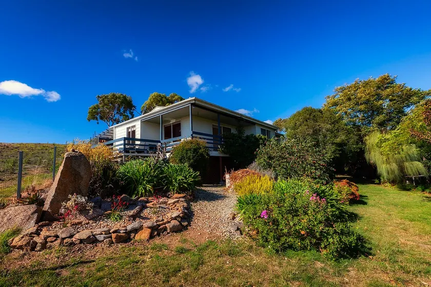 Cockatoo Cabin - Image 1