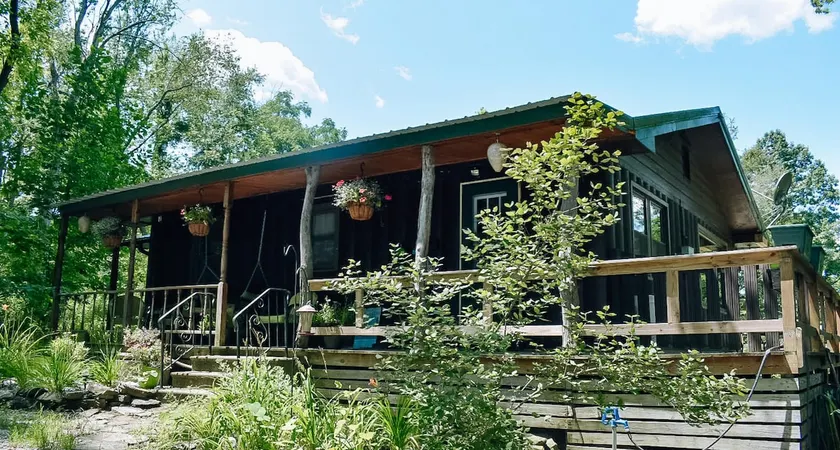 1 Sweet Retreat - Image 1