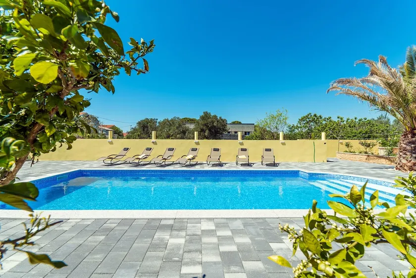 Four-bedroom apartment with balcony Bibinje, Zadar (A-6121-a) - Image 1