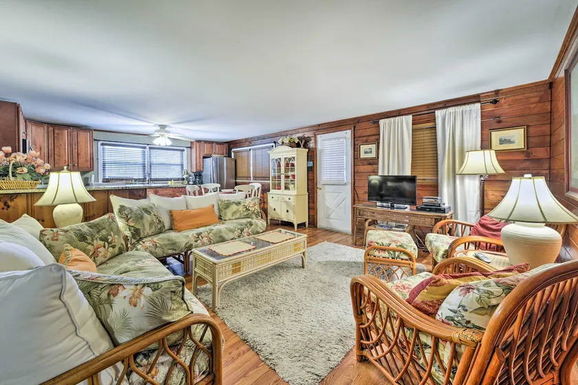 Seaside Park Apt: Outdoor Shower, Walk to Beach! - Image 1