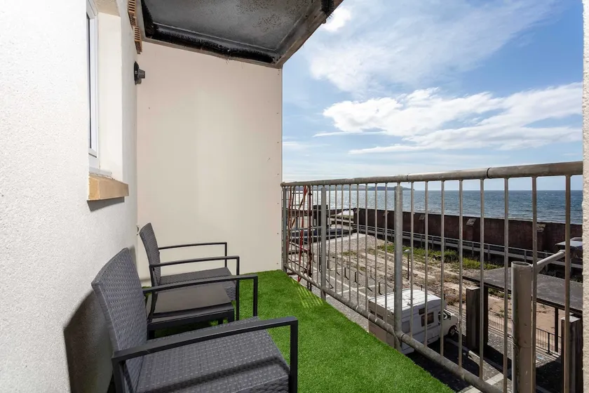 Carrick Retreat - Donnini Apartments - Image 1