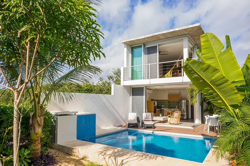Private villa with pool, grill and canal access - Image 1