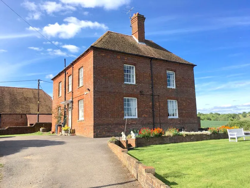 Historic 'Colthrop Manor' House | Sleeps 17 - Image 1