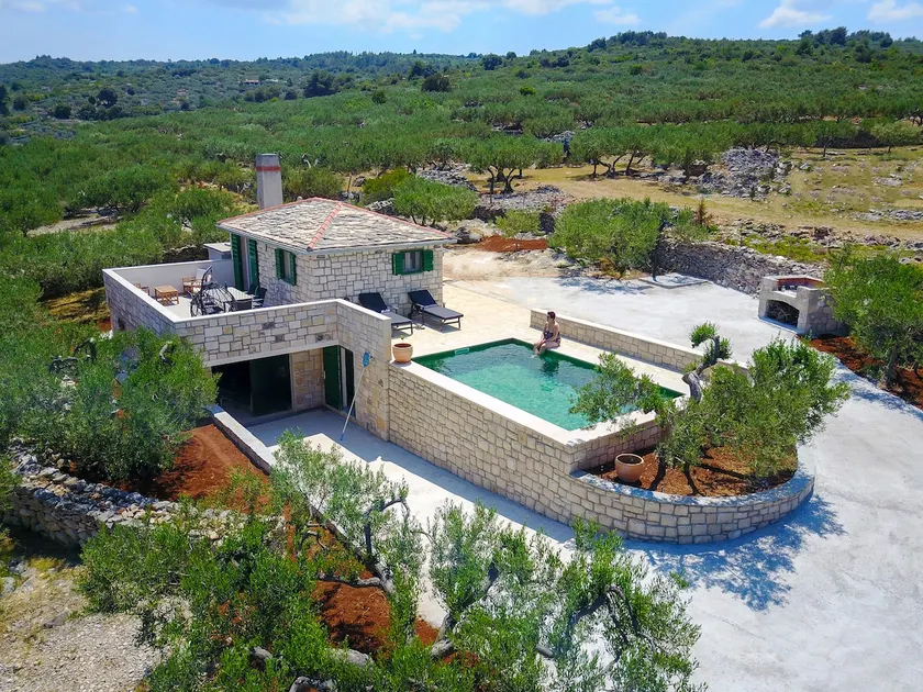 Charmante maison de vacances avec barbecue, terrasse et piscine | Vue mer - Image 1