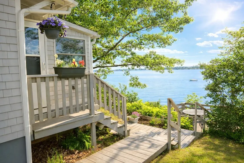 Tucked along the shore of Harpswell Sound - Image 1