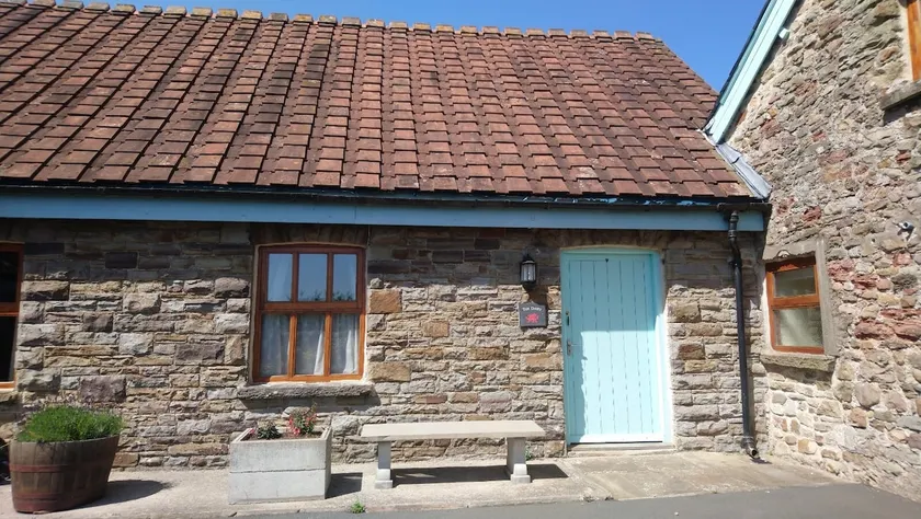 The Granary - Tyn Cellar Barns - Image 1