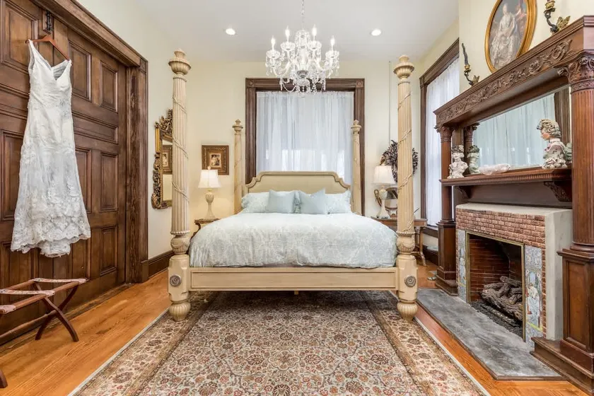 Historic Luxury. 7 Lux King Beds. Walk to DT. - Image 1