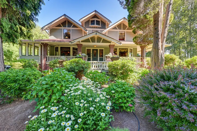 Historic Auburn House on 37 Acres w/ Private Lake! - Image 1