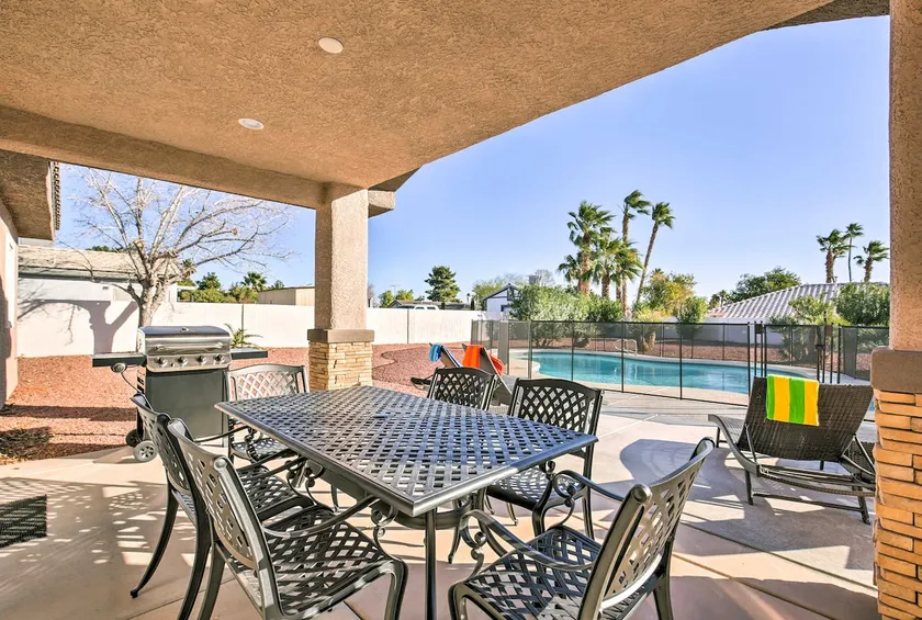 Updated Las Vegas House: Patio & Solar Heated Pool - Image 1