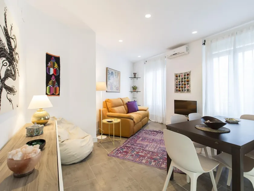 Elegant, bright, stylish in Ruzafa - wifi - Image 1