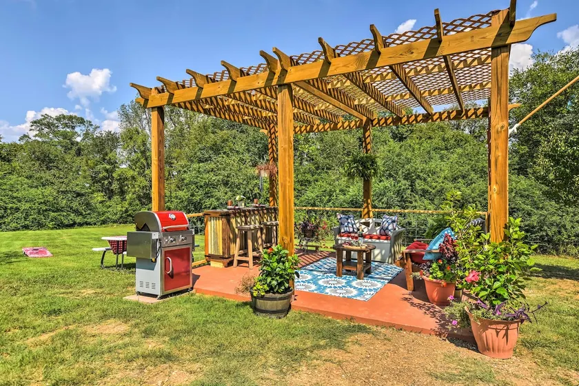 Log Cabin w / Great Yard-2 Meilen zum Lake Hamilton! - Image 1