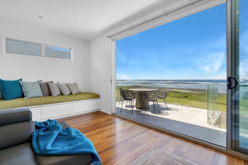 Moyan South Beach frontage - Image 1