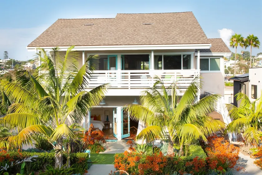 Vibrant & Spacious Endless Summer Manor - Image 1