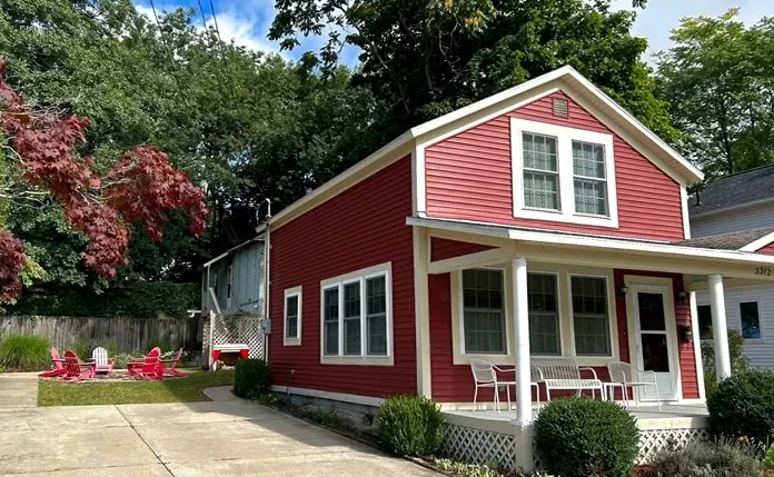 Red Bird Cottage walking distance to Lake MI - Image 1