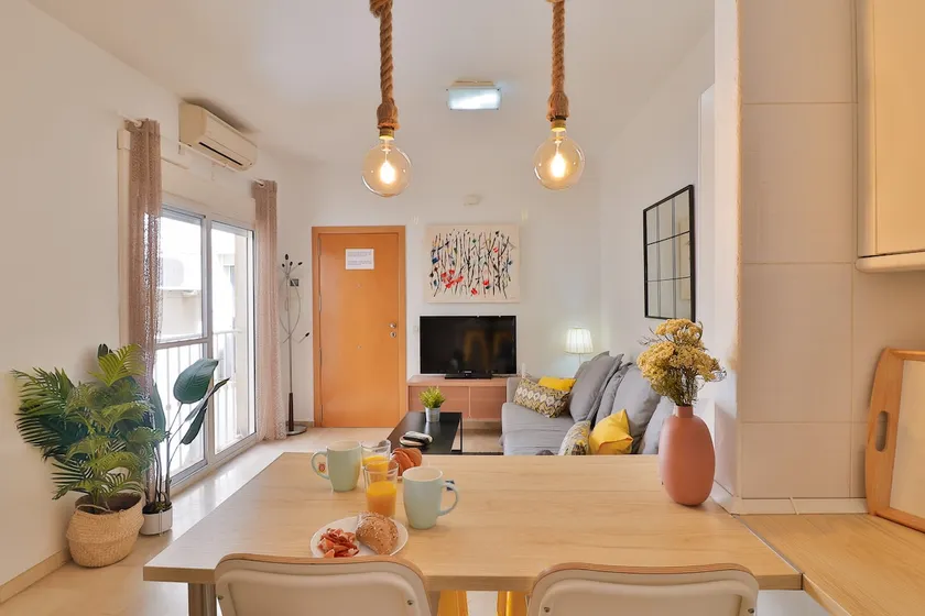 C41 - Modern & Comfy Flat City Center - Image 1
