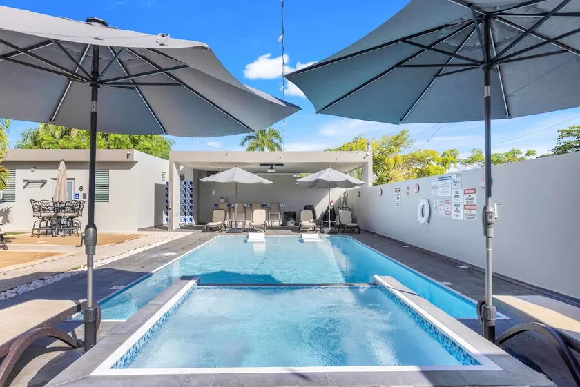 AQUA Ville Moderna 3 · Serene Poolside Hideaway - Image 1