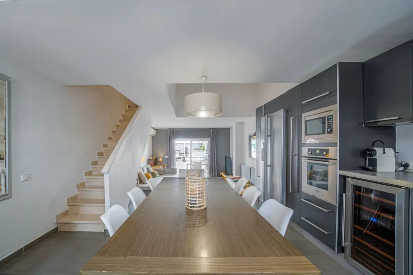 195-Beautiful canal house with private mooring - Image 1