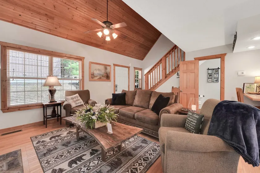 6 Mi to Branson Strip! Lakefront Home w/ Fireplace - Image 1