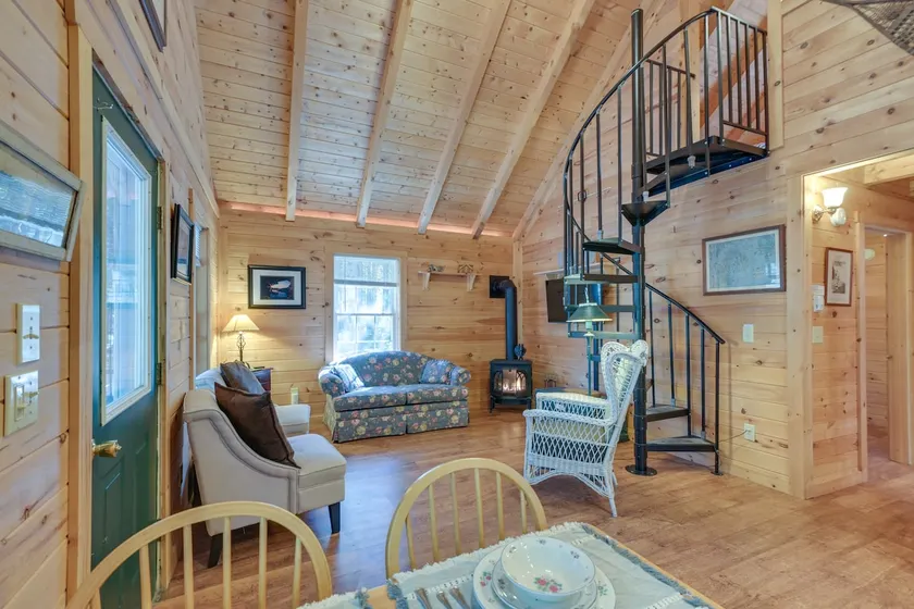 Loft Cabin w / udendørs Patio-Near Acadia Nat'l Park! - Image 1