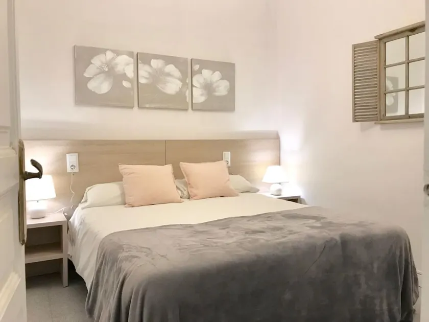 Hotel Sagrada Familia - Image 1