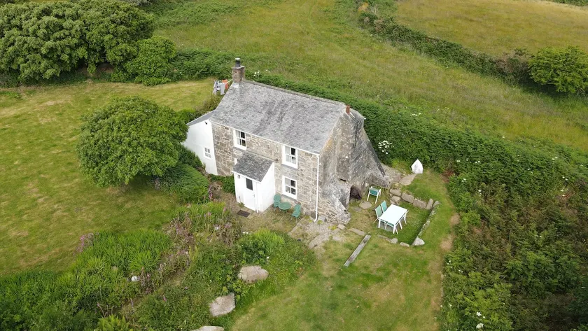 Kitts Cottage, Redruth, Cosy Cornish Retreat - Image 1