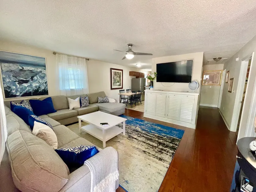 Perfect Downtown Home - Image 1